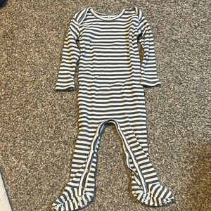 EUC, worn one!! Quincy Mae Footies size 6-12